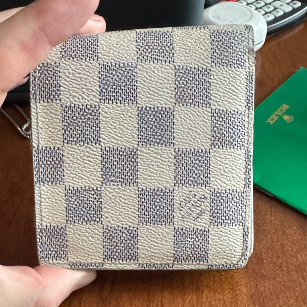 Checkered Wallet - Picture 9 of 10